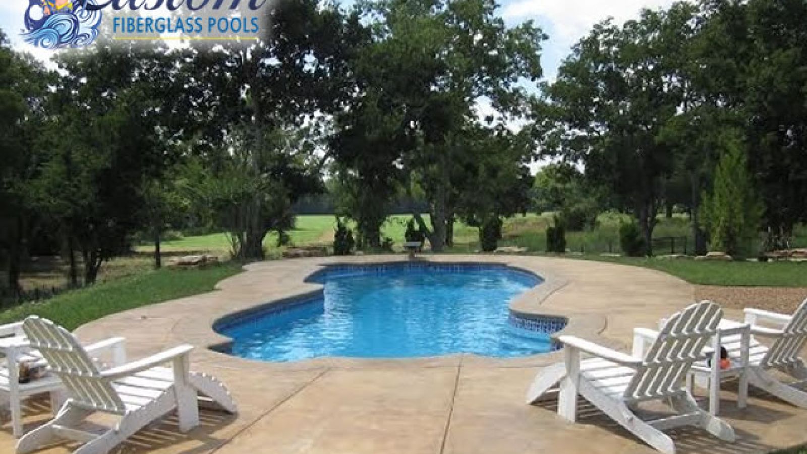 Pacific Deep Fiberglass Pool, a luxurious and curvaceous addition to a Clarksville, TN backyard