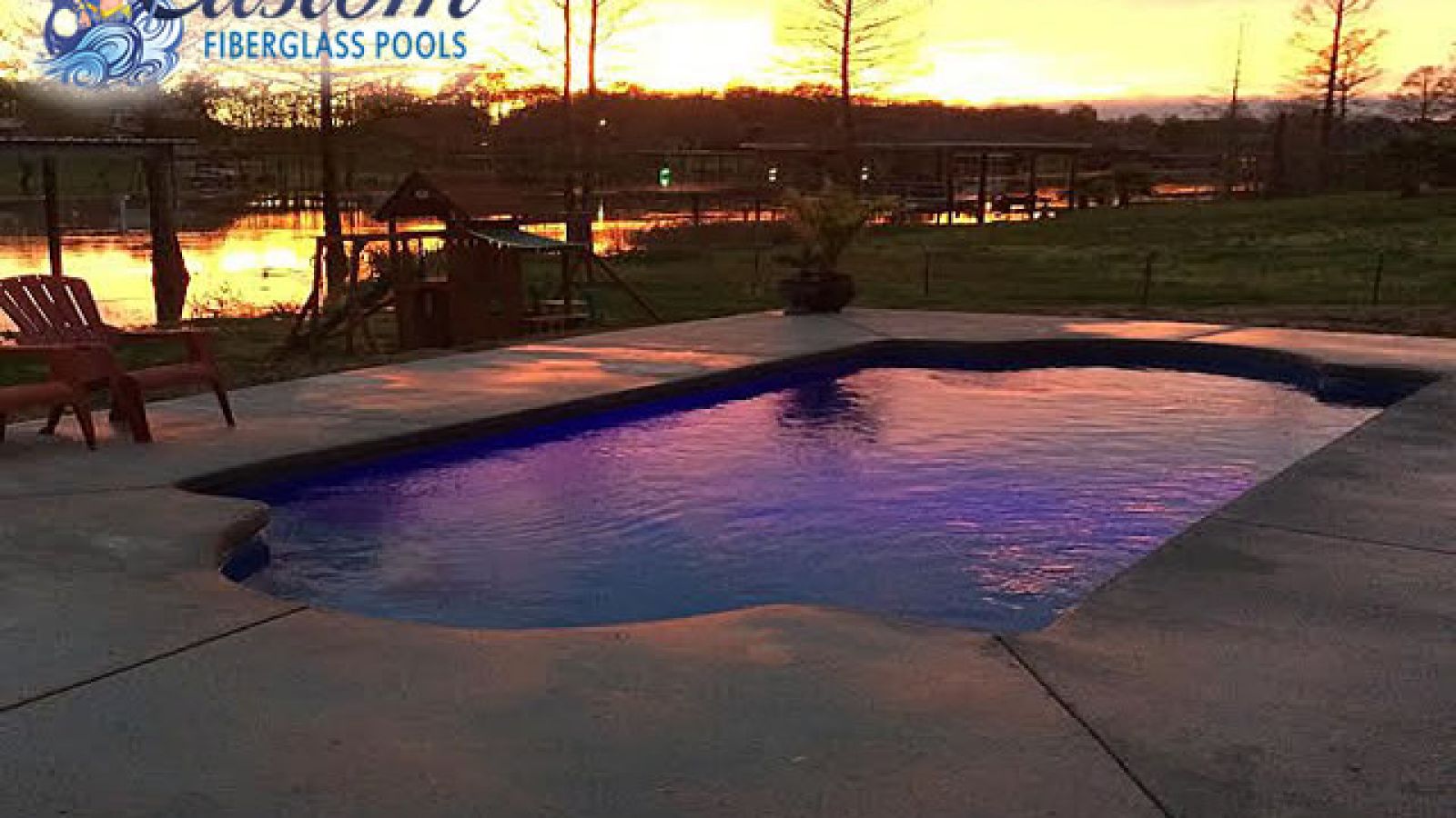 Seminole Roman Fiberglass Pool offering a touch of ancient Rome in a Clarksville, TN backyard