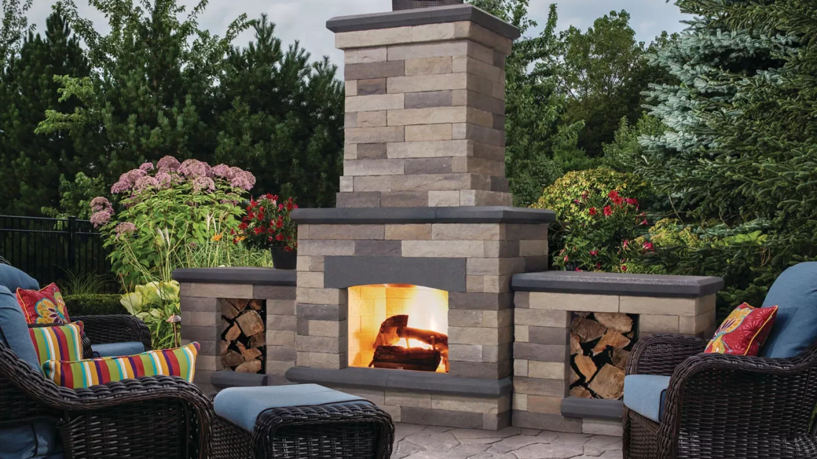 Belgard Beaufort Series Fireplace at AR Pools • Stoneworks & Outdoor Living