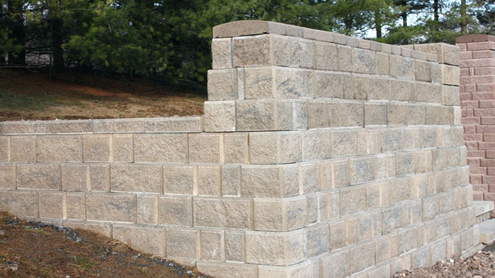 810 Traditional/Full Express by EverLoc® Retaining Walls from AR Pools • Stoneworks & Outdoor Living