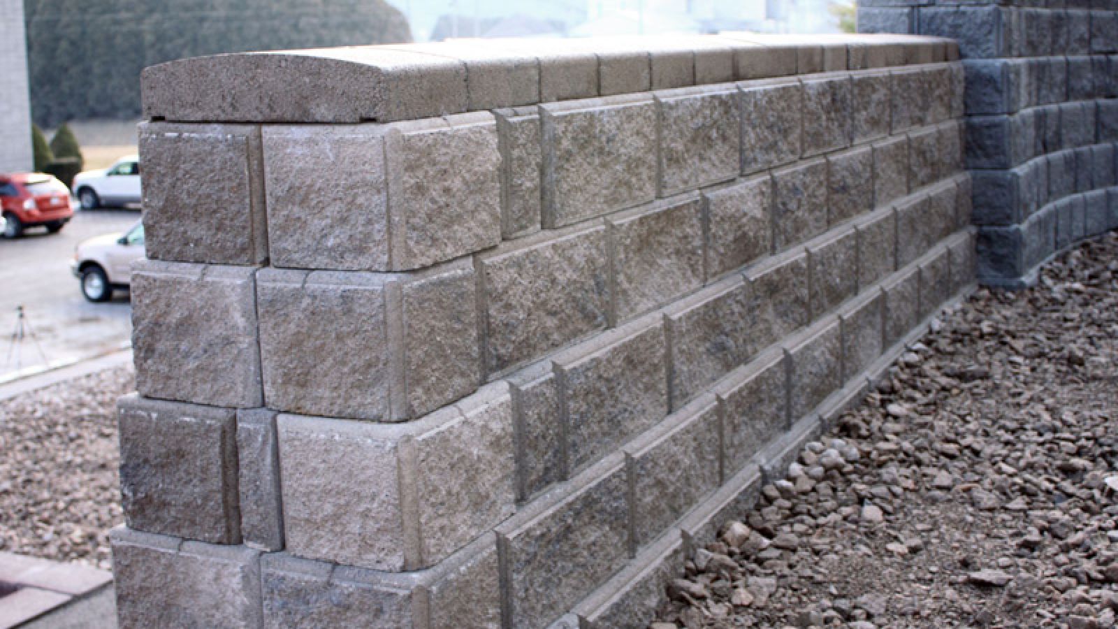 810 Full Express by EverLoc® Retaining Walls from AR Pools • Stoneworks & Outdoor Living