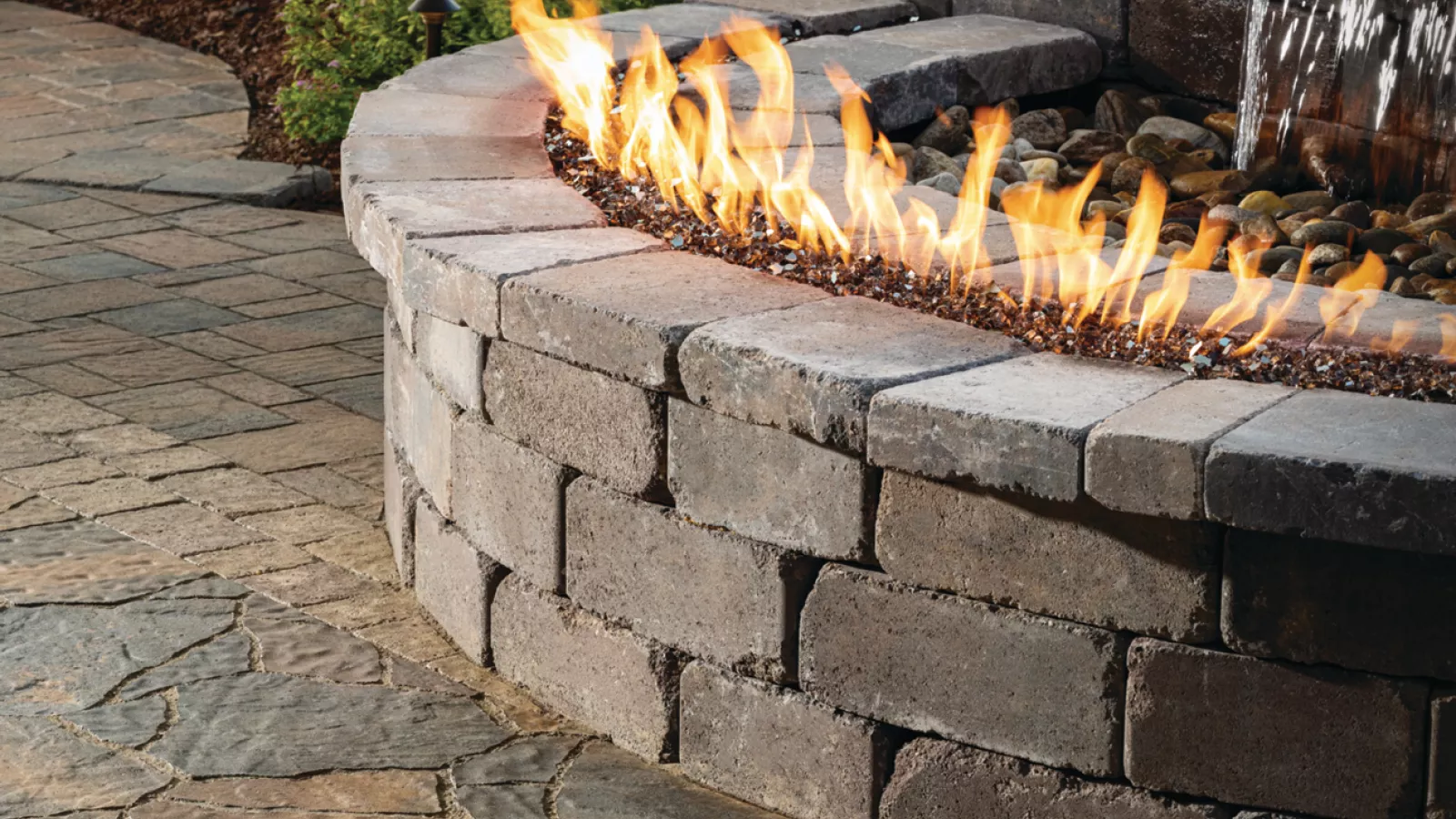 Castlemanor® Grana wall system displaying rustic finish and versatile design.