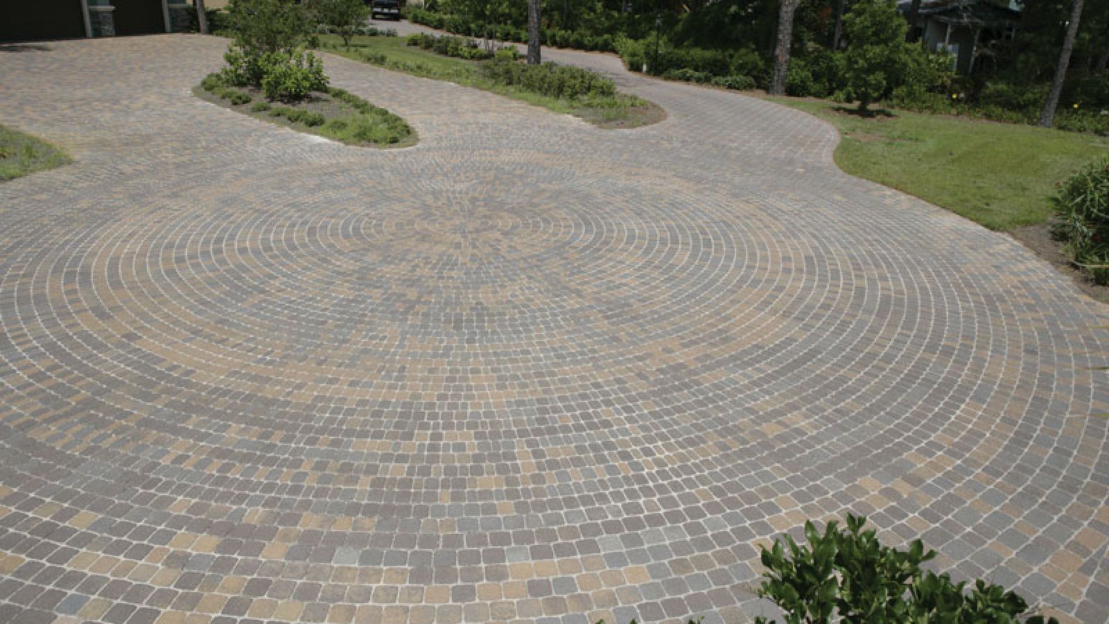 CobbleStone Pavers by Keystone Hardscapes