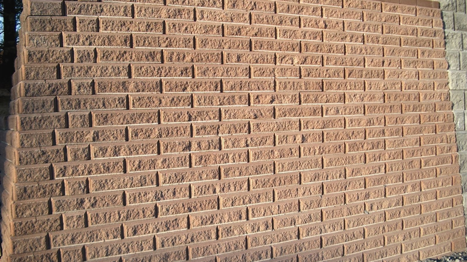 450 Full Series by EverLoc® Retaining Walls from AR Pools • Stoneworks & Outdoor Living