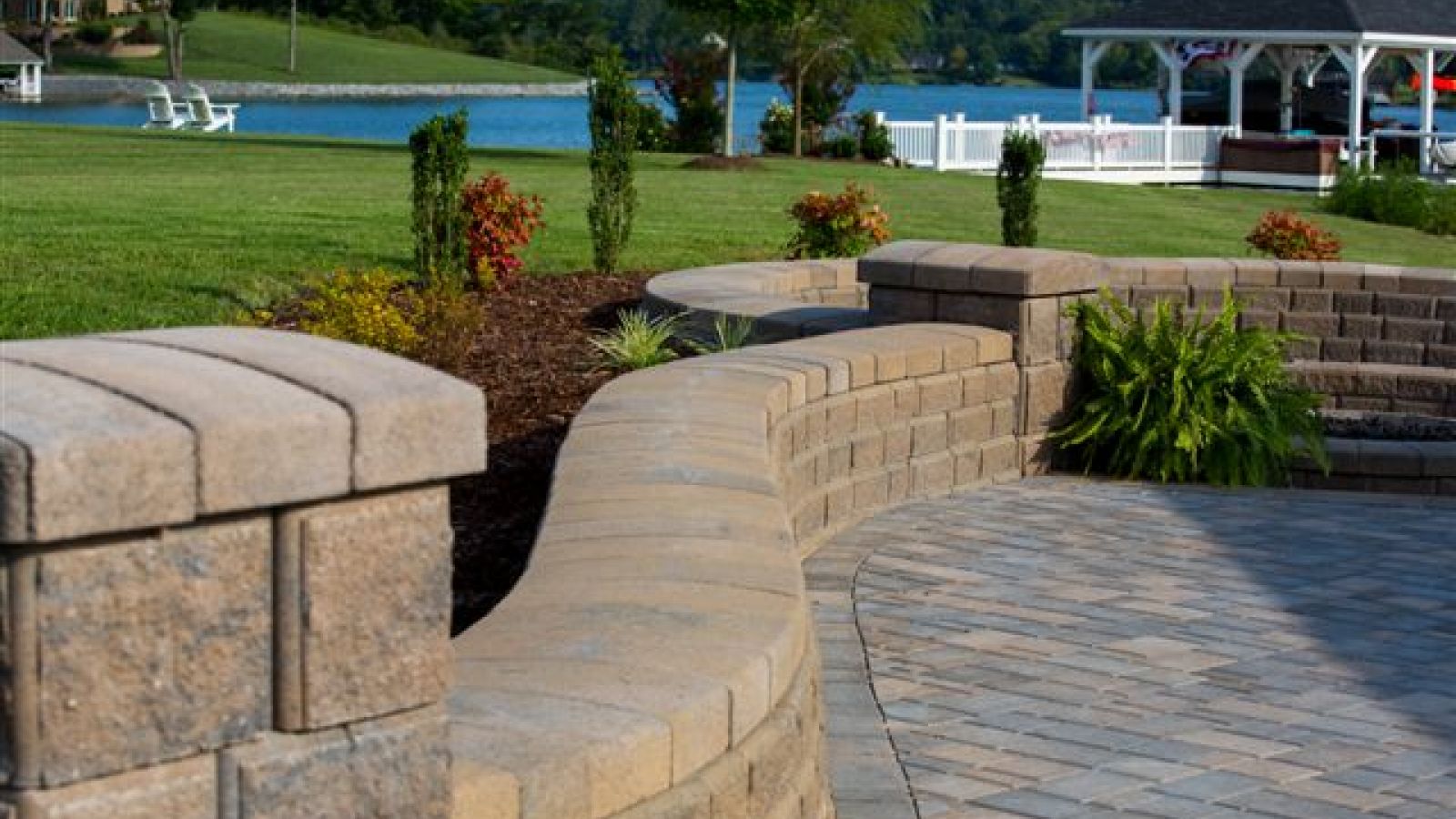 WeatherDome™ Cap by EverLoc® Retaining Walls from AR Pools • Stoneworks & Outdoor Living