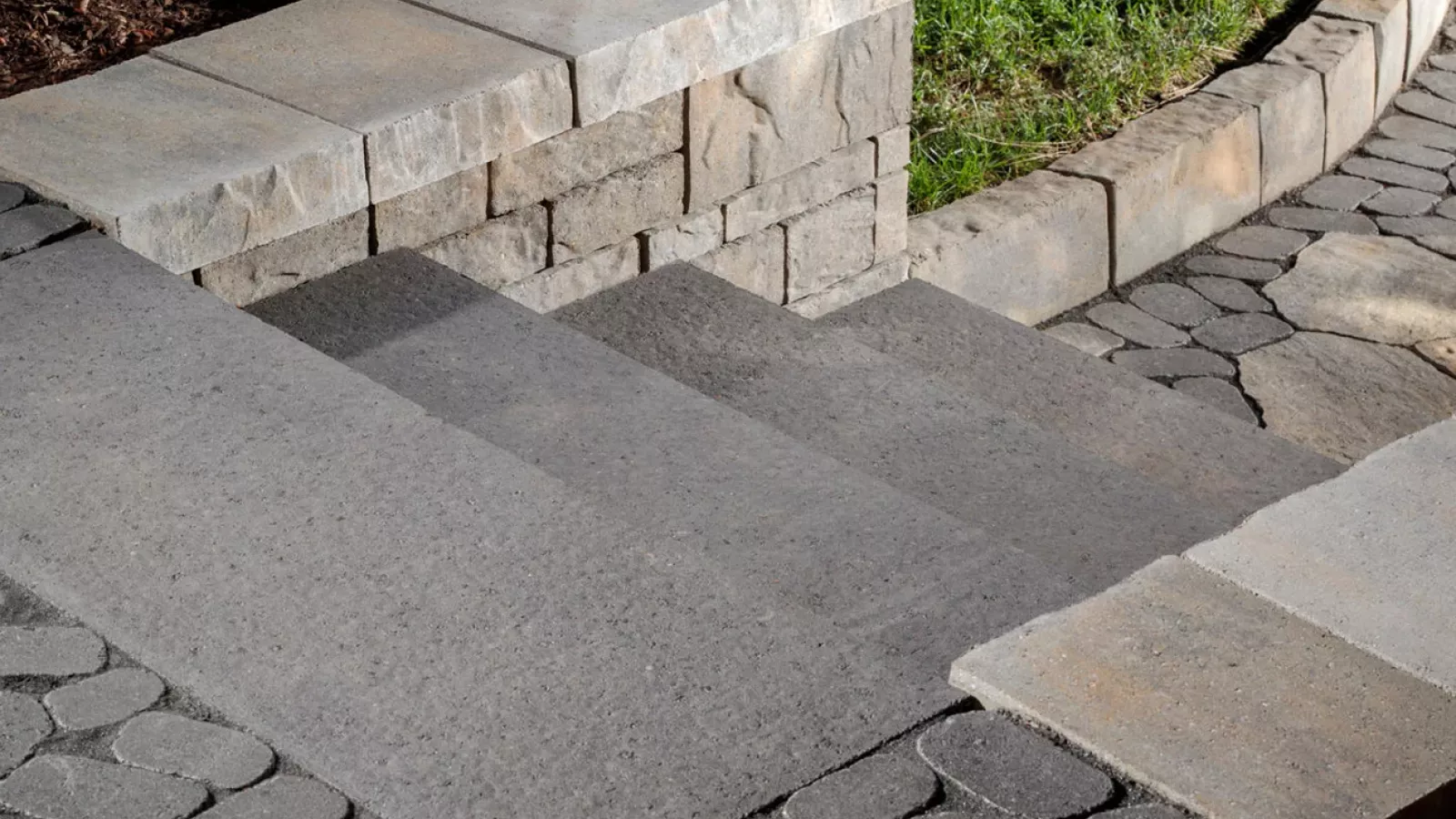 Belgian Cobble Pavers by Belgard